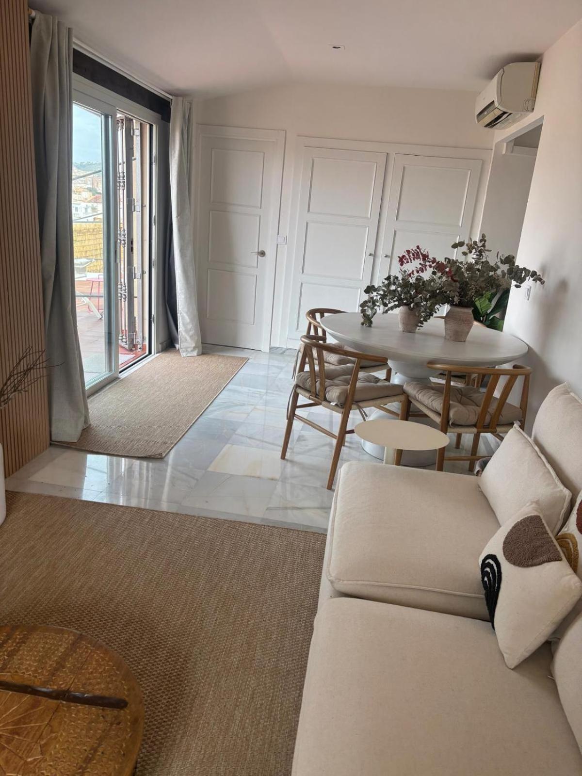 Six Apartments By Caleta Homes Málaga Extérieur photo